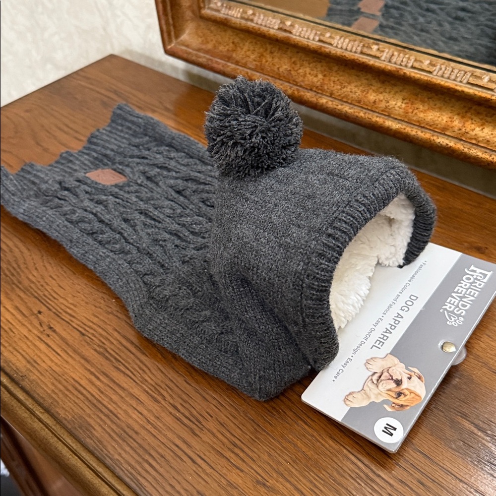Gray Dog Sweater-Friends Forever Cable Knit w/faux fur lined Pom-Pom Hood. Sz M.